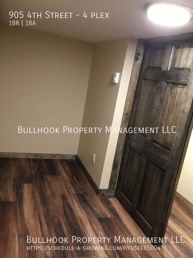 Building Photo - 905 4th St
