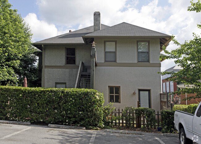 Building Photo - 604 E 4th St