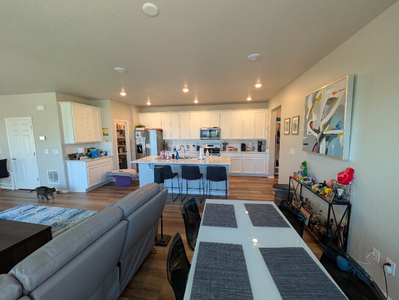 Building Photo - 8183 S Trails Edge Ct