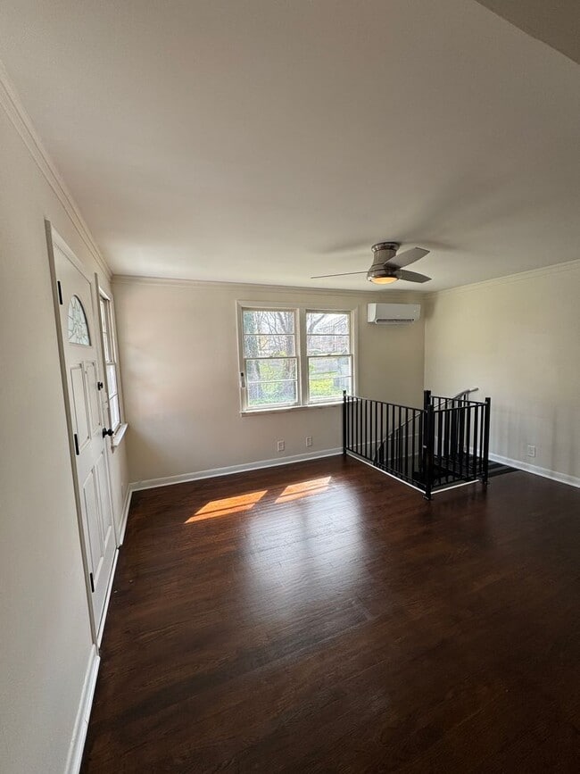 Building Photo - 1036 Seymour Ave