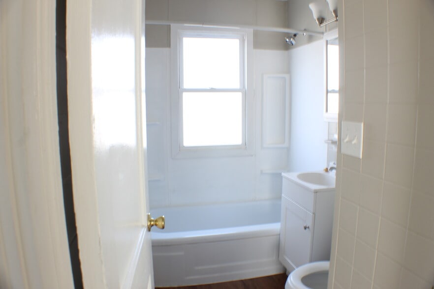 Bathroom - 3502 N Sterling Ave