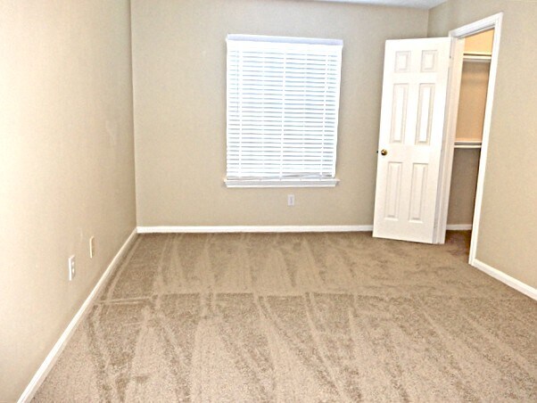 Building Photo - 2906 Tara Gables Ct