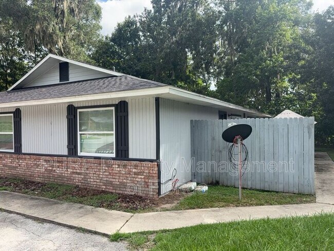 Building Photo - 2040 SE 40th Street Rd