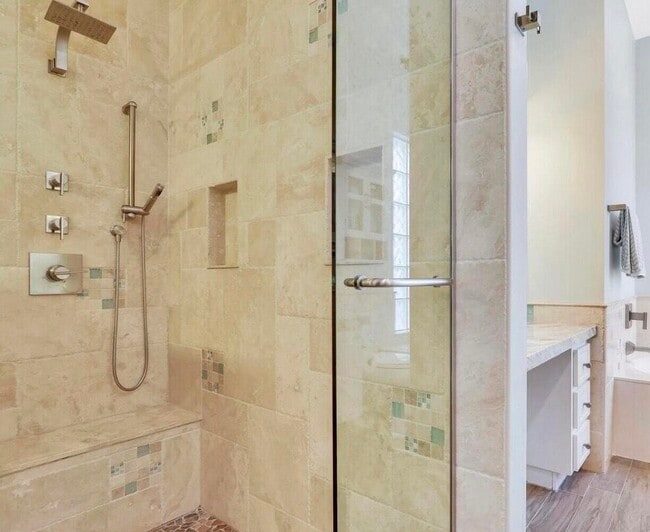 Building Photo - 11181 SW Aliceville Dr