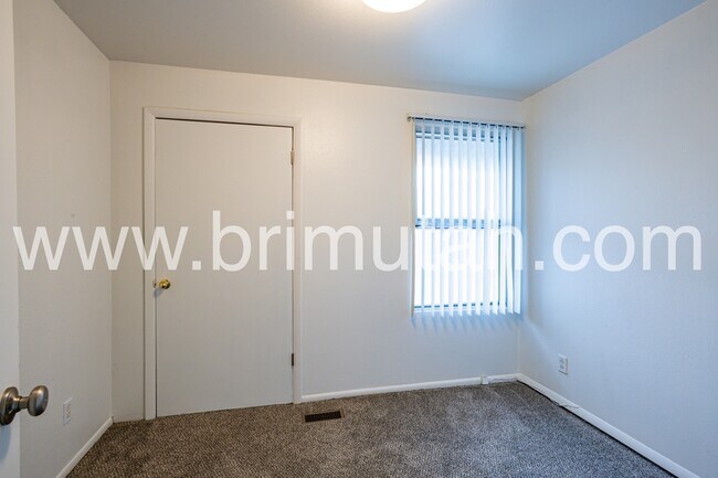 Building Photo - 4456 S Albright Dr
