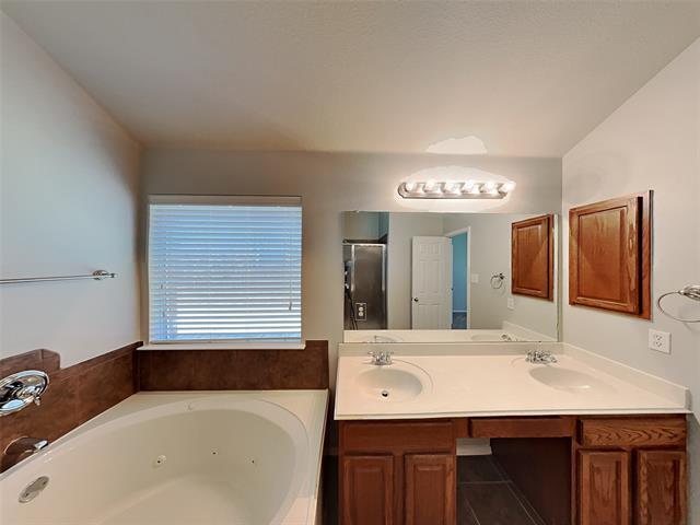Building Photo - 9537 Willow Branch Way