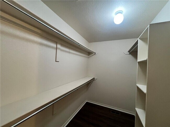 Building Photo - 2299 Skyler Dr