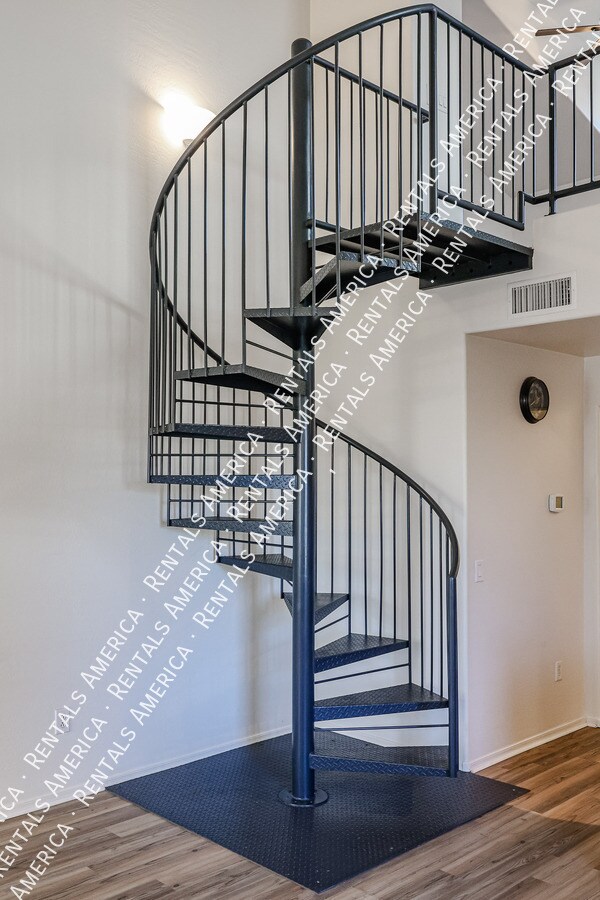 Building Photo - 4057 E Windsor Dr