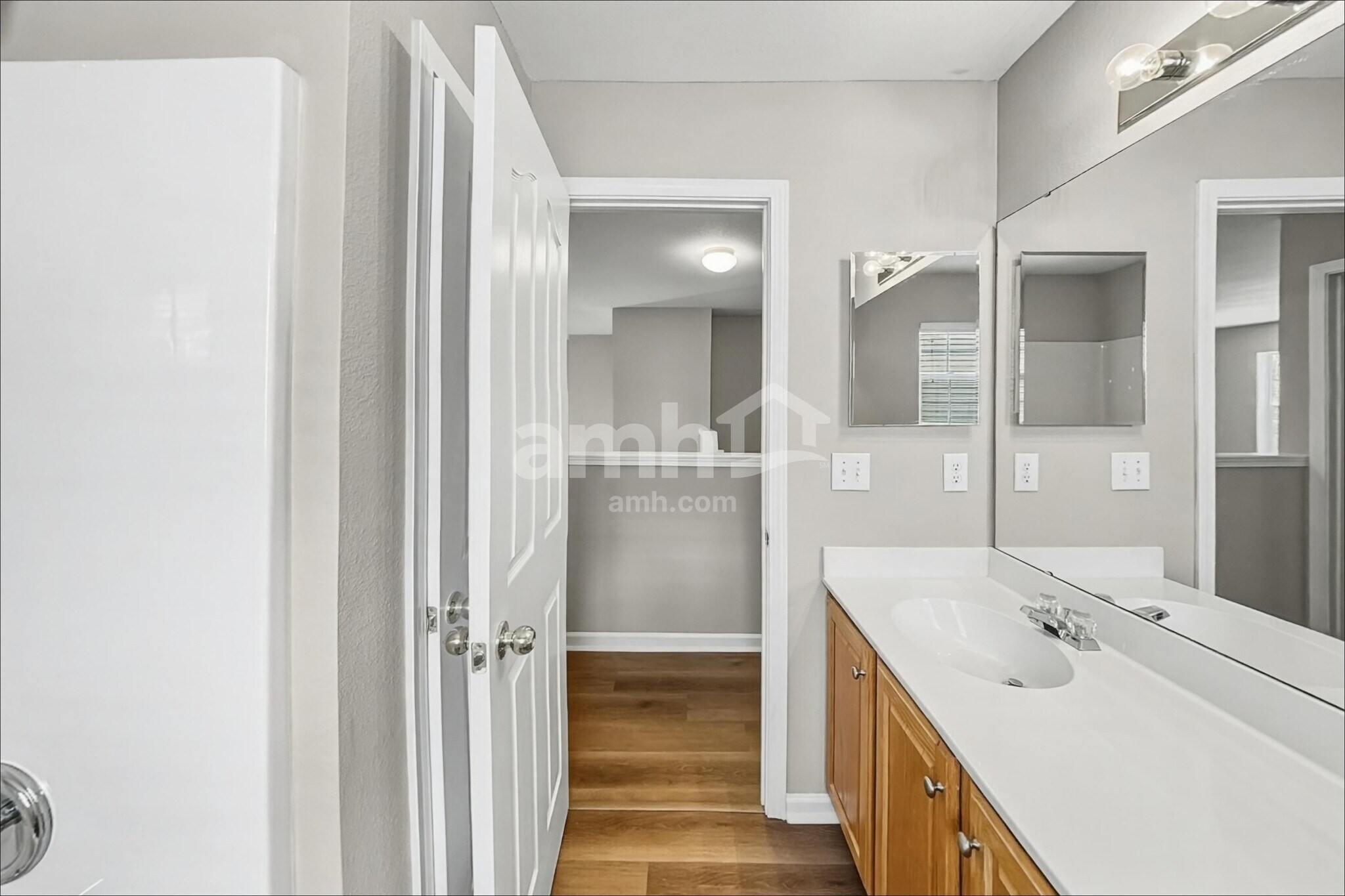 Building Photo - 15907 Circlegreen Dr