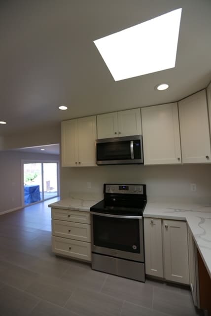 Building Photo - 3 Le Claire Ct