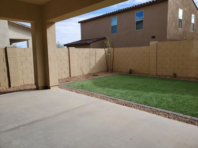Building Photo - Newer Smart Home Near Mayo Clinic!