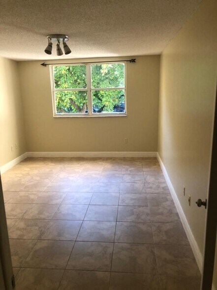 BEDROOM - 8343 Lake Dr