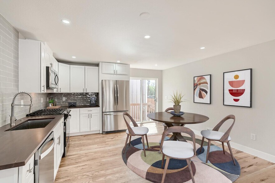 Building Photo - Striking Columbia Heights home near Berkeley Lake Park