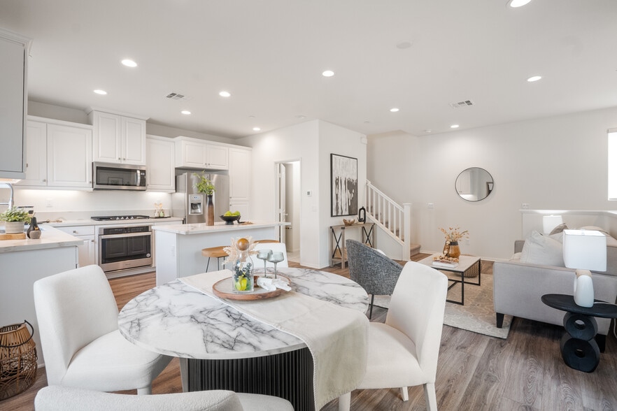 Building Photo - 2325 Verano Way