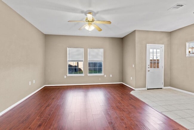 Building Photo - 7502 Lazy Creek Dr