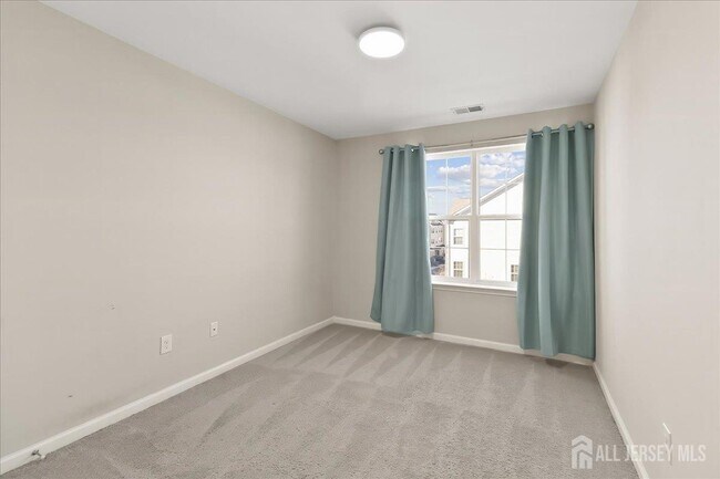 Building Photo - 905 Chalmers Ln