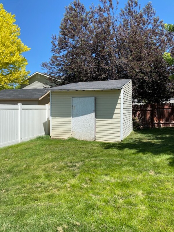 Building Photo - 2022 N 850 W