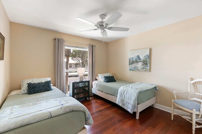 Building Photo - 893 Gulf Pavillion Dr