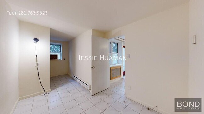 Building Photo - 286 W End Ave