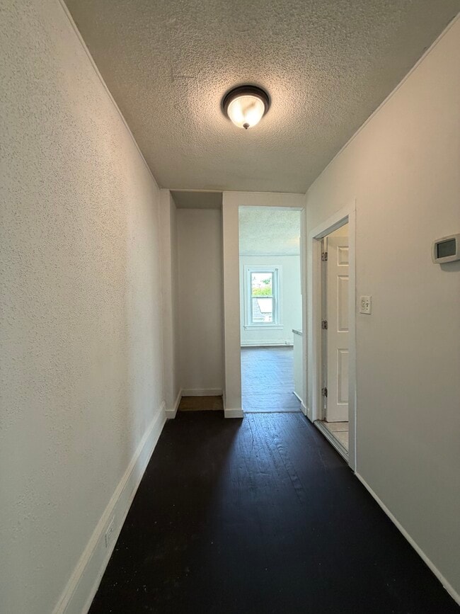 Building Photo - 639 Haws Ave