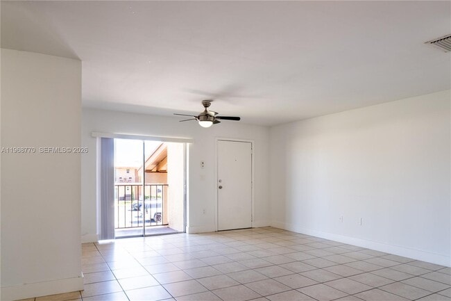 Building Photo - 1290 NE 119th St