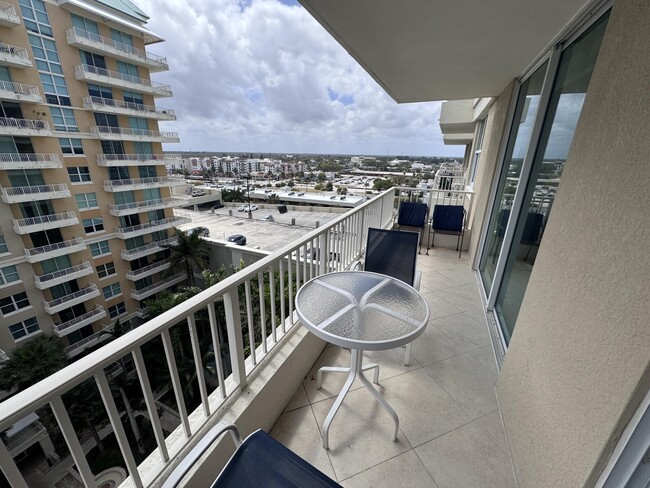 Building Photo - 700 E Boynton Beach Blvd