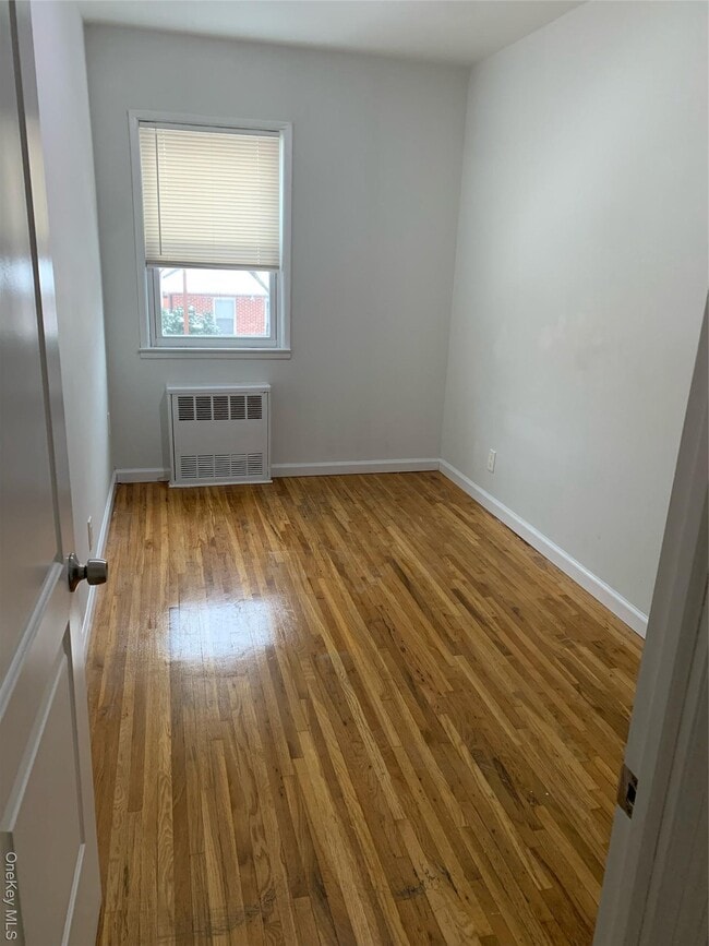 Building Photo - 923A 128th St