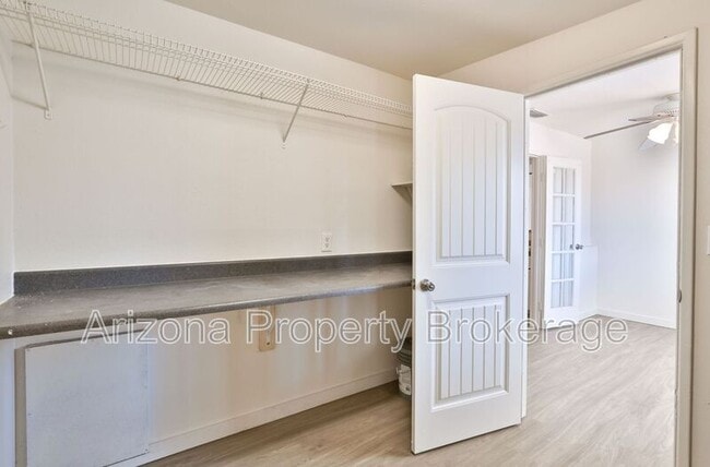 Building Photo - 3009 E Caballero St