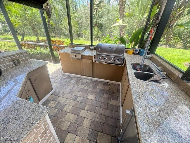 Building Photo - 8661 Mercado Ct