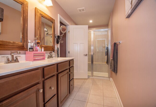 Building Photo - 351 Goodwick Dr