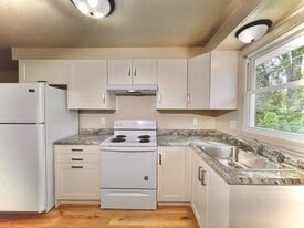 Building Photo - 420 N Norwood Ave