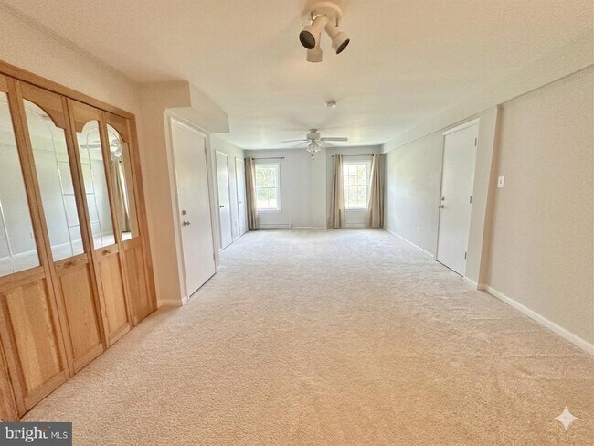 Building Photo - 703 Kentland Dr