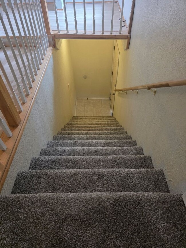 Building Photo - Nice modern style 1 Bdrm Condo in Delaware...