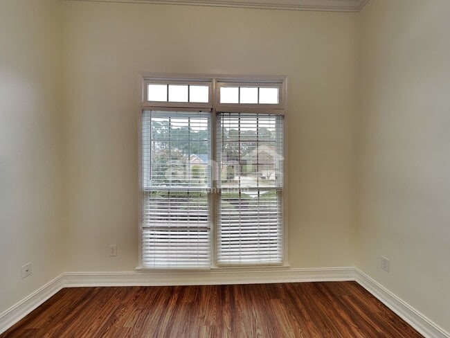 Building Photo - 201 Brackin Trace