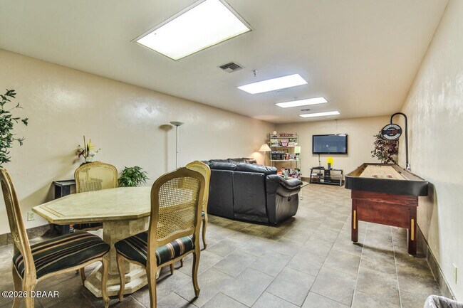 Building Photo - 3757 S Atlantic Ave