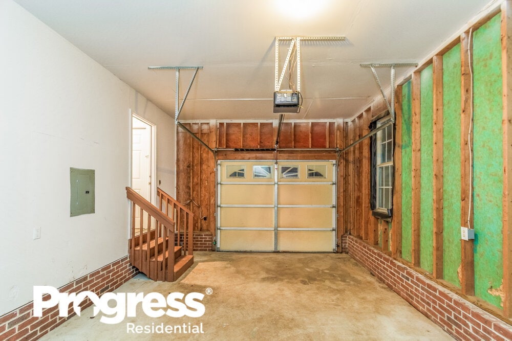 Building Photo - 258 Tillamook Dr