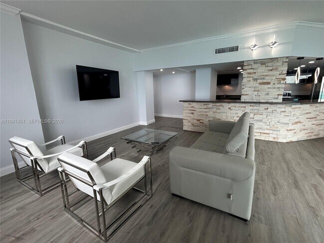 Building Photo - 4001 S Ocean Dr