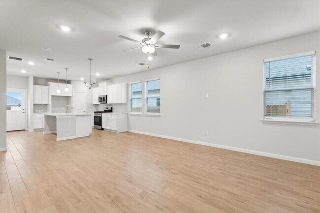 Building Photo - 320 Windstar Rd