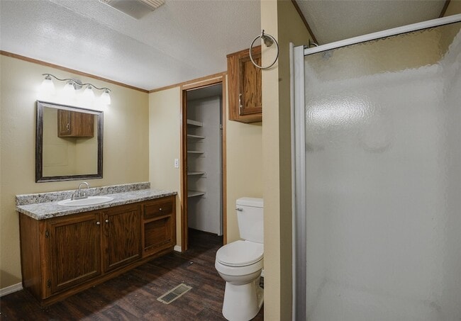 Building Photo - 132 Birchwood Dr