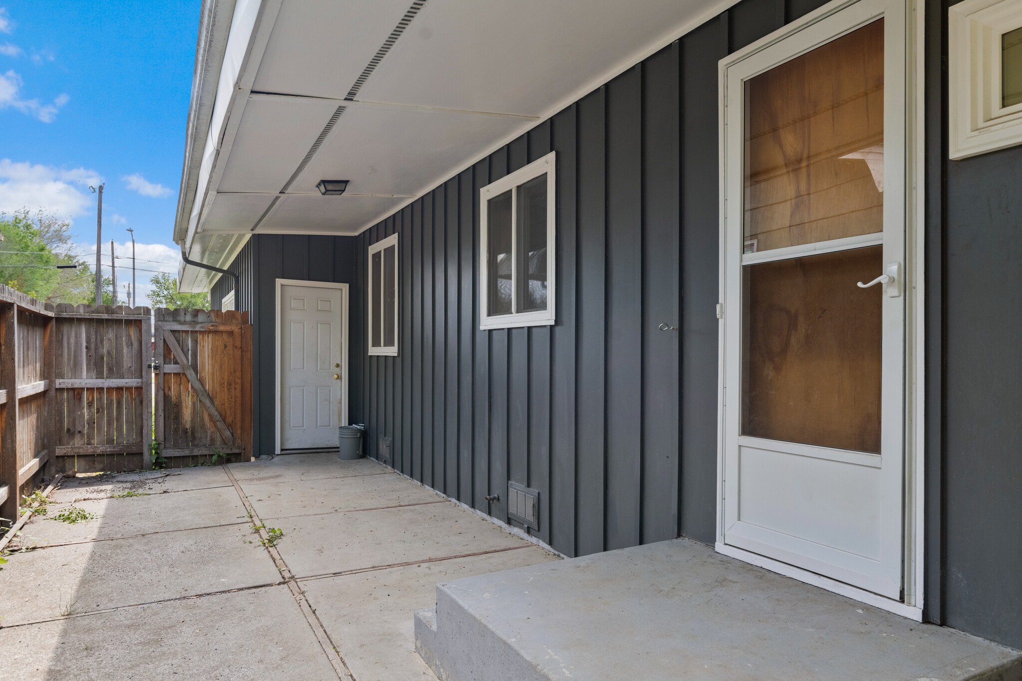 Building Photo - 1341 Colton Blvd
