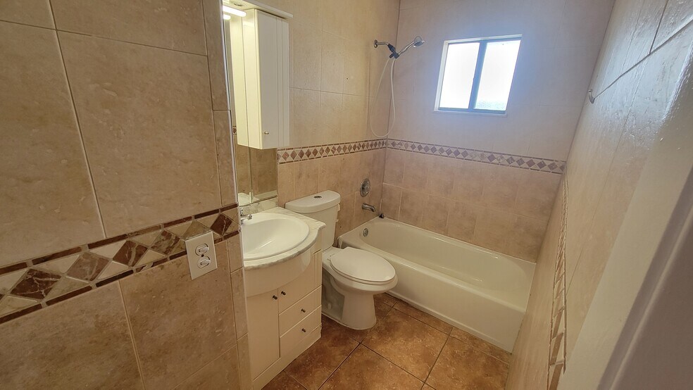 Building Photo - 44 Gumbo Limbo Ave