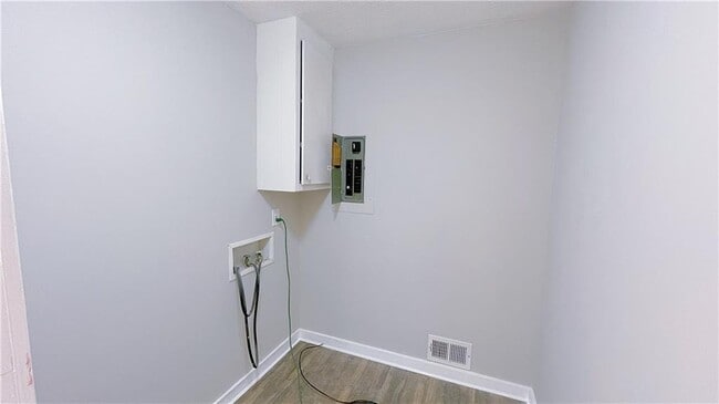 Building Photo - 122 Barnesville Rd