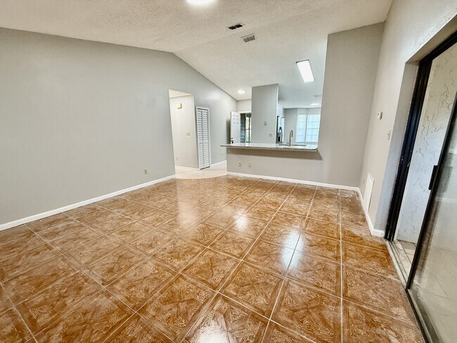Building Photo - 5490 Britan Dr