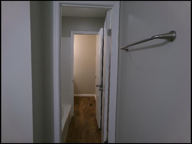 Building Photo - 408 W 4th St