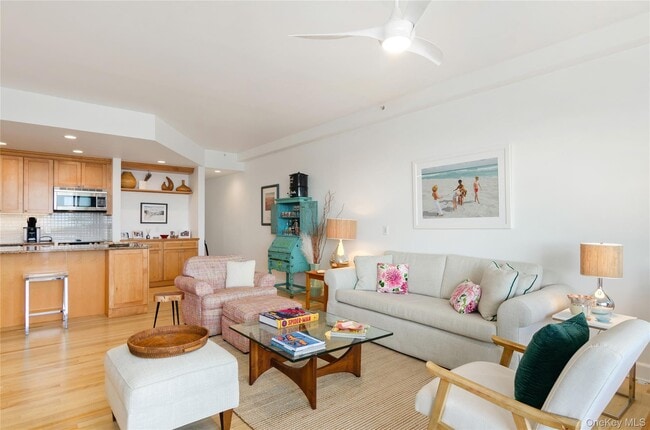 Building Photo - 260 Dune Rd