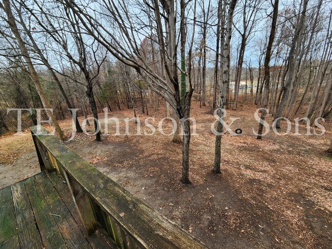 Building Photo - Lovely home on Cul De Sac