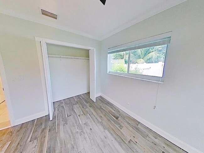 Building Photo - 3104 Pierson Dr