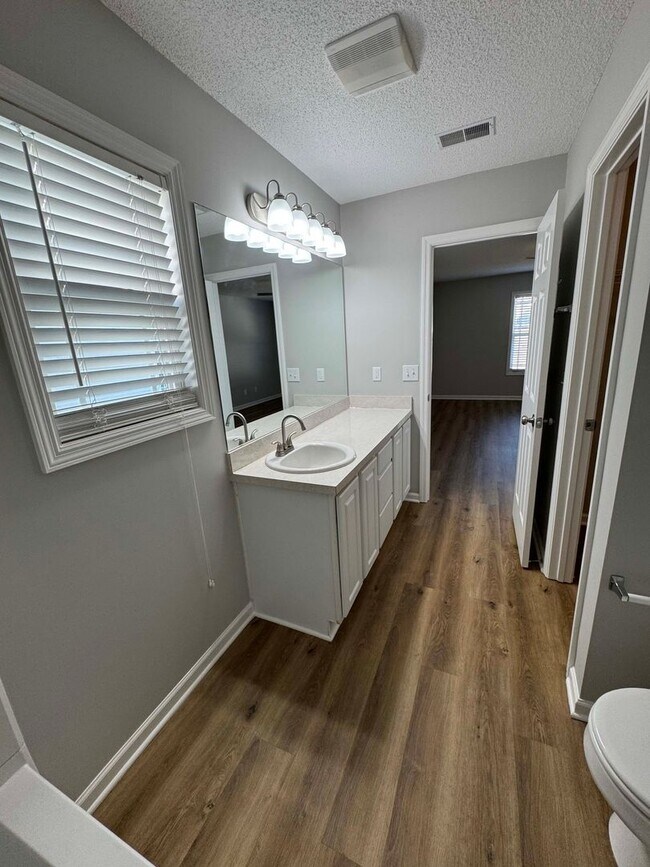 Building Photo - Beautiful Bluffton 3 Bedroom Home in The Willows-Pet Friendly