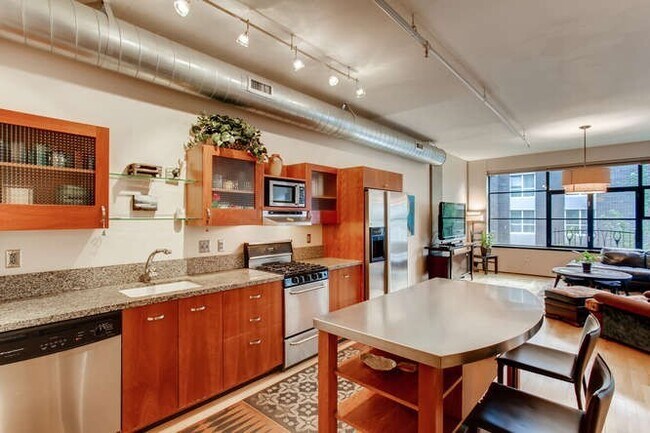 Building Photo - Elizabeth Lofts - FURNISHED ($2300) or UNFURNISHED ($2050)  Pearl District studio condo w/parking...
