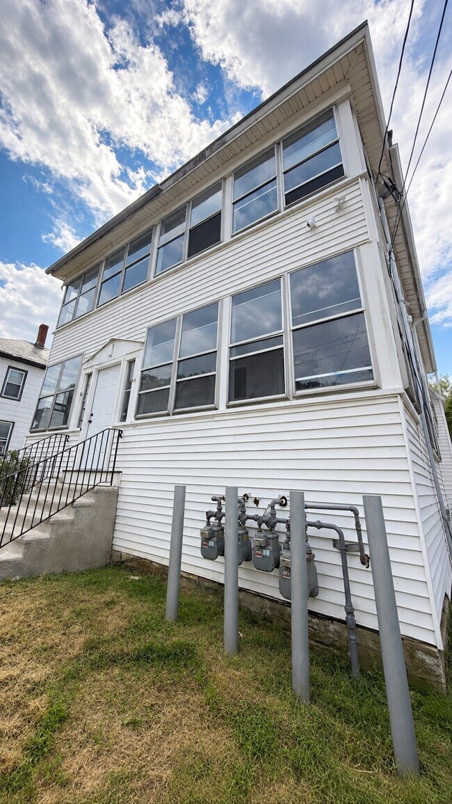 Building Photo - 164 West St